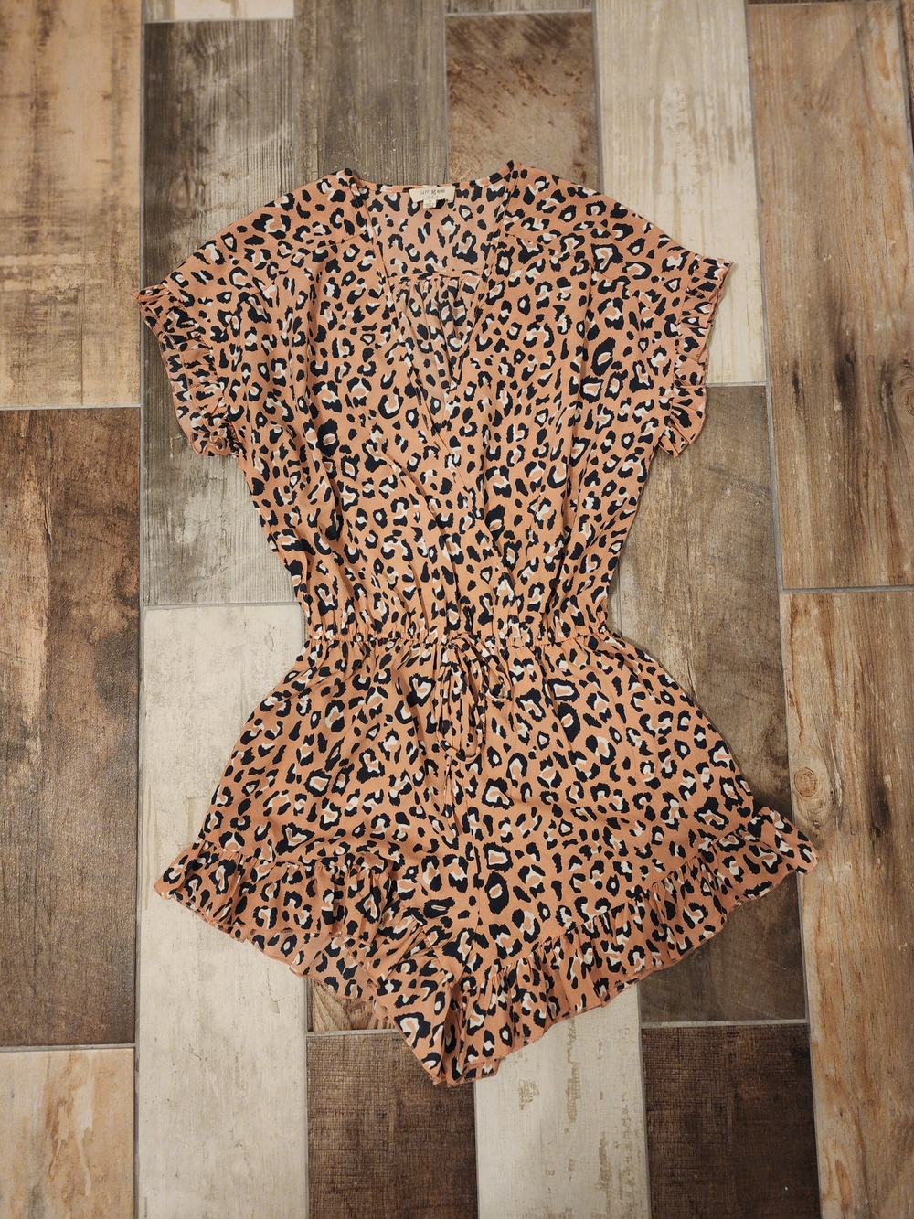 Umgee Leopard Print Short Sleeve Romper in Tan, Black & Cream